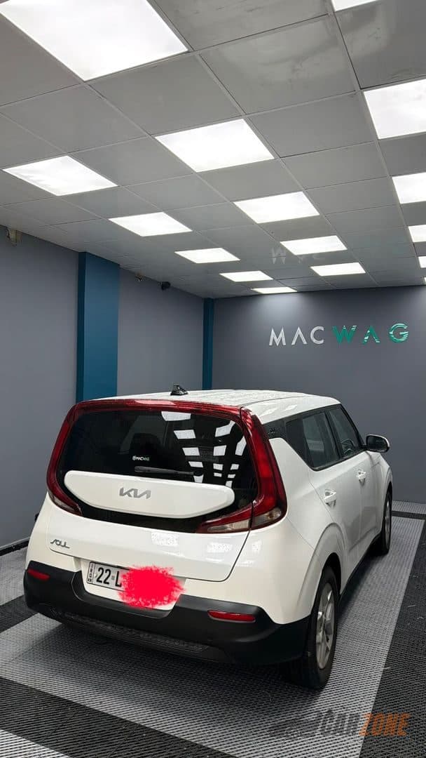 2022 Kia Soul LX thumbnail 3